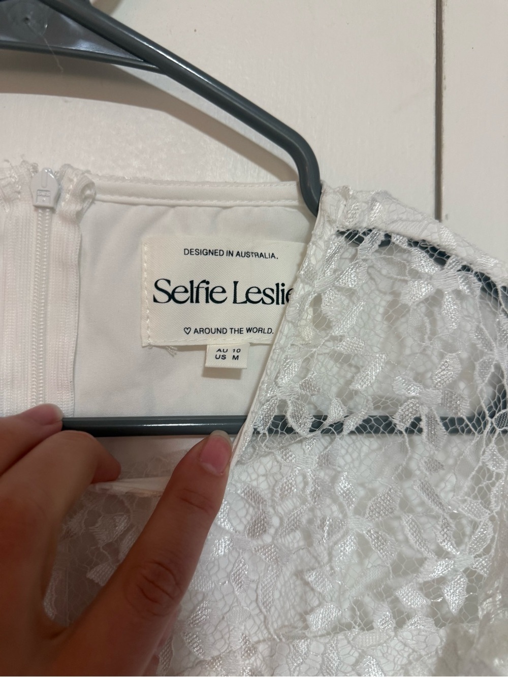 Selfie Leslie Lark Crew Neck Ruffle Sleeve
Dress Lace Overlay White size medium - Picture 4 of 6